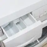 Kā noņemt pelējumu veļas mazgājamās mašīnas paplātē: vienkāršs virtuves izstrādājums