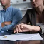 Šķiršanās pie apvāršņa: 2 neredzamas pazīmes, ka laulība sabrūk